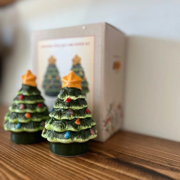 Nostalgic Christmas Trees Salt and Pepper Set NWT - Picture 4 of 4